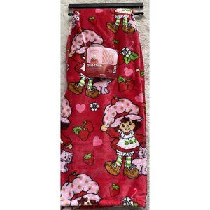 Strawberry Shortcake Custard Cat 50” X 70” Soft Plush Soft Throw Blanket Red NEW